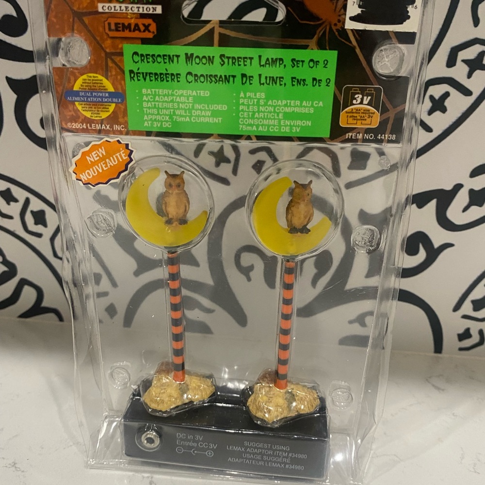 Lemax Spooky Town CRESCENT MOON STREET LAMP SET OF 2 HALLOWEEN OWL  NIP